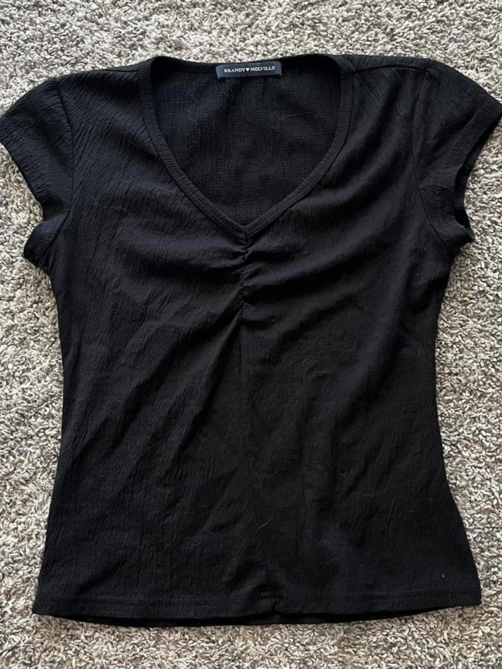 BRANDY MELVILLE V NECK SHORT SLEEVE WITH RUCHED DETAILING